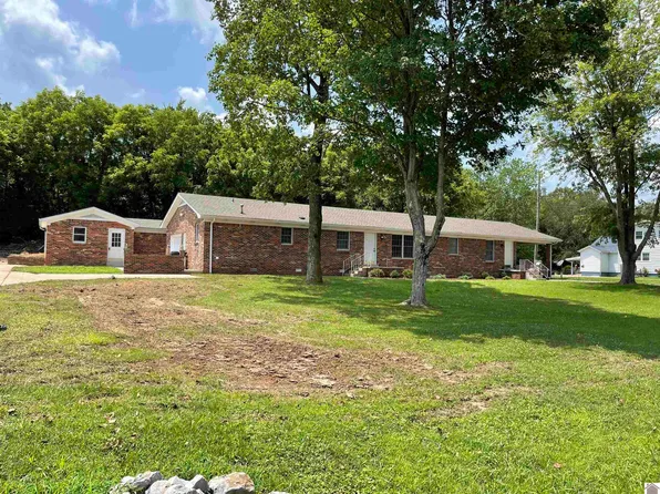 1070 S Main St, Calvert City, KY 42029