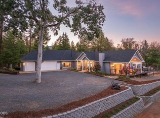 145 Lomas Rd, Jacksonville, OR 97530