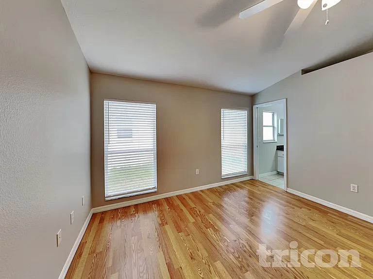 11008 Millbury Ct — Photo 8