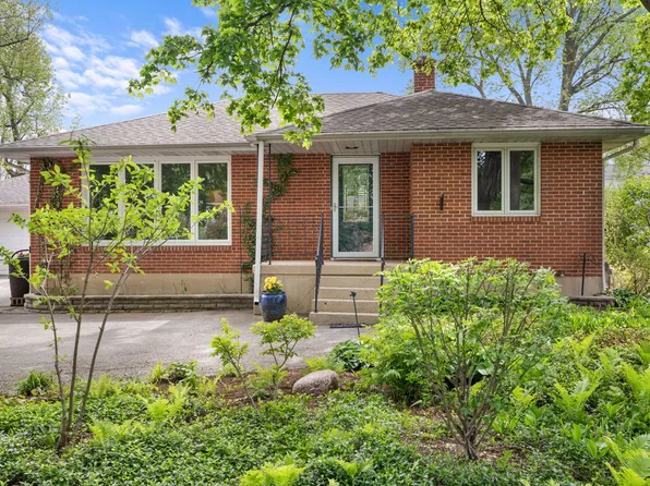 389 Poplar St, Crystal Lake, IL 60014