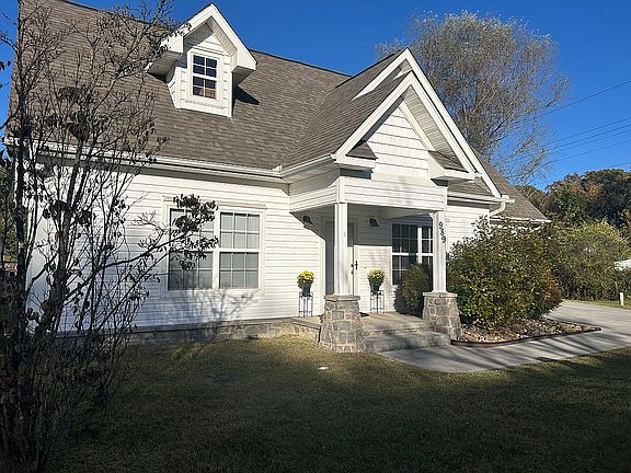 2nd image of 989 Belle Meadows Blvd