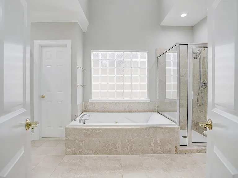 1809 W Clay St — Photo 12
