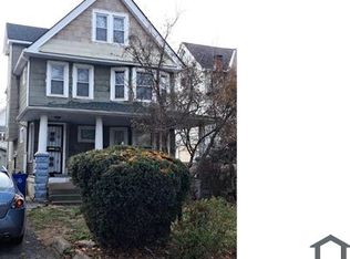 13526 Earlwood Rd, Cleveland, OH 44110