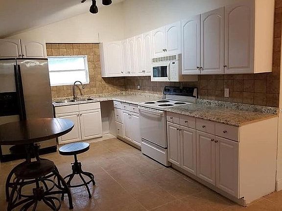 2nd image of 5160 Gwynne Ave #1