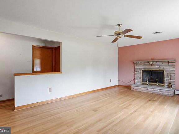 5th image of 11902 Greenhill Dr
