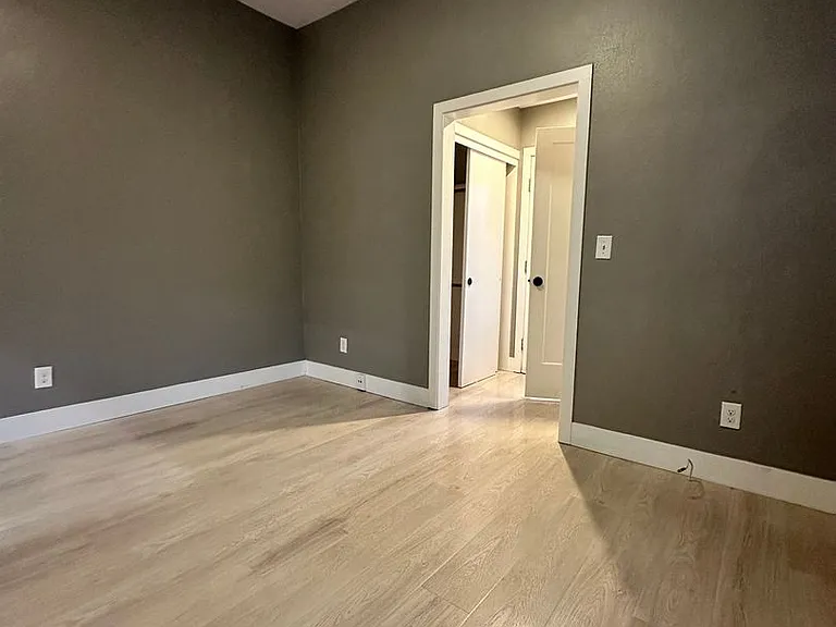 1131 Warren St & 1524 Willow - 1534 Willow #D — Photo 7