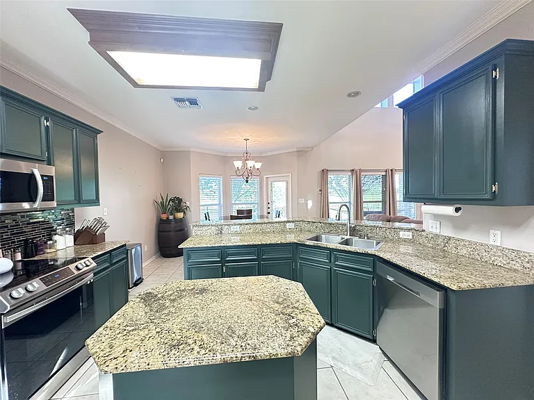 6321 Oso Pkwy — Photo 13