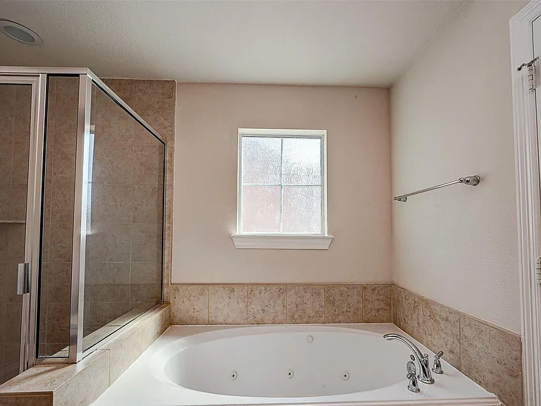 3302 Clearview Cir — Photo 29