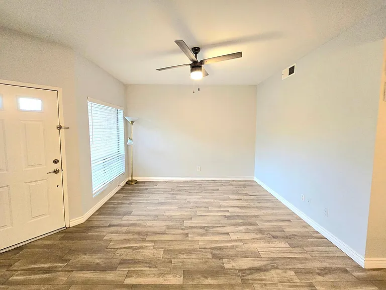 101 N 7th St #102 — Photo 12