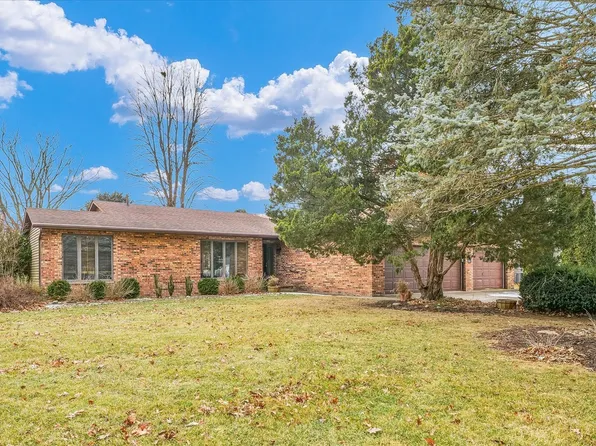 607 E South Mahomet Rd, Mahomet, IL 61853