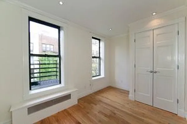 Rented by NextStopNY | media 9