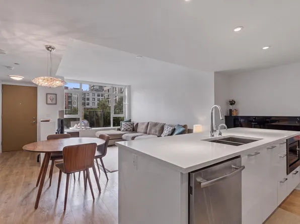 3565 Sawmill Cres #Townhouse 112, Vancouver, BC V5S 0E3