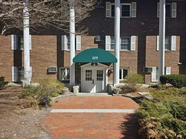 209 Great Rd APT C1, Acton, MA 01720