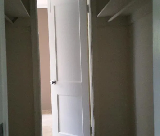 Duplex - 1917 Hammerlin Ave - Walk-In Closet