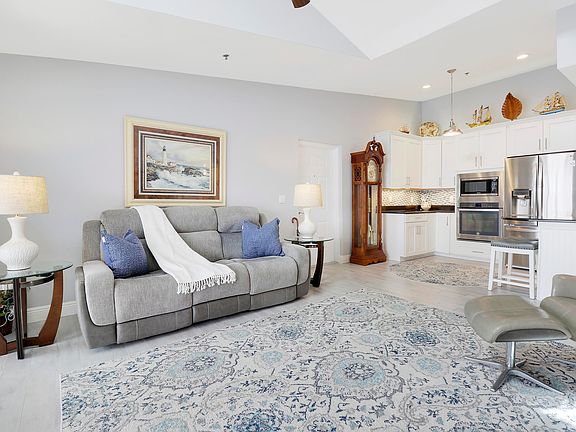 4th image of 4452 NE Ocean Boulevard #E3