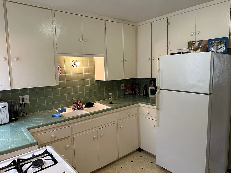 1624 Bonnie Brae — Photo 7