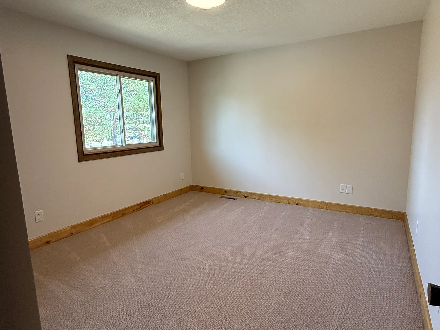 3 bed, 2.5 bath, 1376 sqft, $2,550 — Photo 3