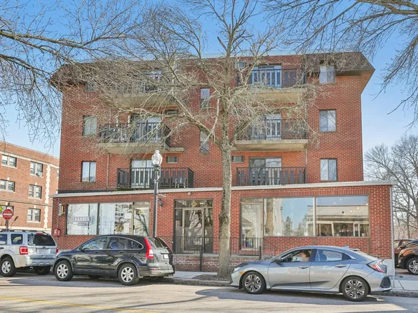 26 W Wyoming Ave #1E, Melrose, MA 02176