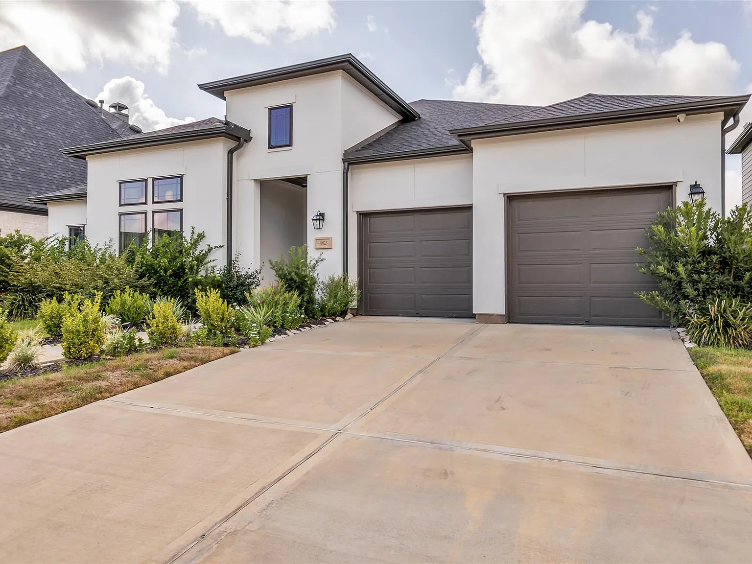 4 bed, 3.0 bath, 3088 sqft, $3,500 — Photo 2