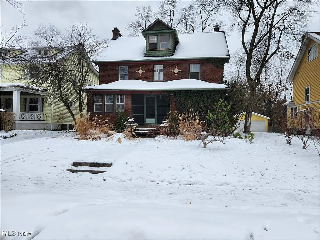 1494 Maple Rd photo 1