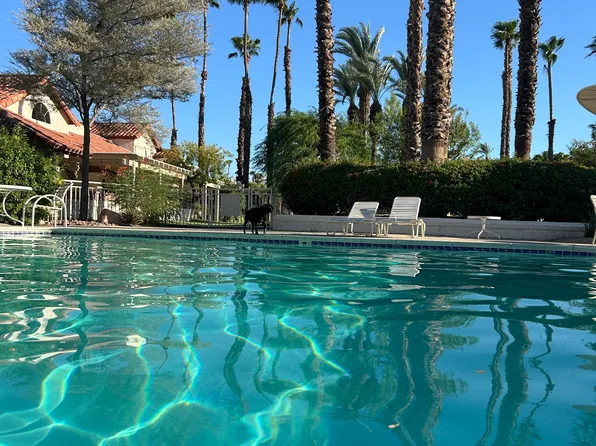 110 Avellino Cir, Palm Desert, CA 92211