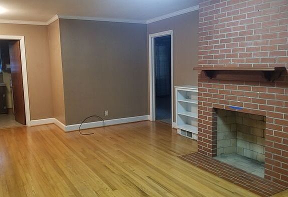 2nd image of 728 S Carlton Dr