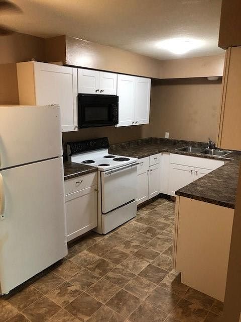 1st image of 1102 SE Belmont Dr APT 2