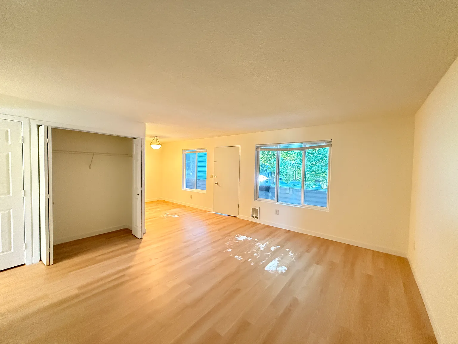 2 bed, 850 sqft, $2,450 — Photo 4