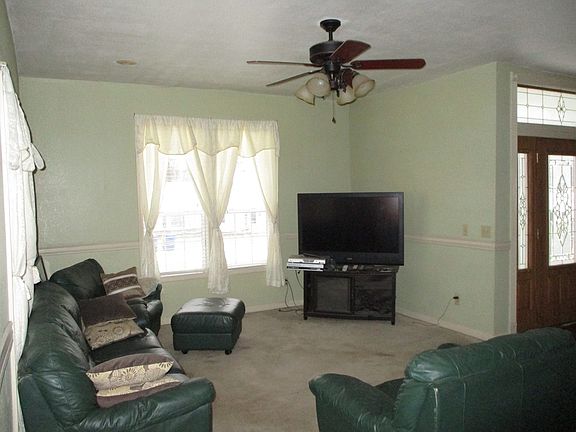 3rd image of 204 S Washington St