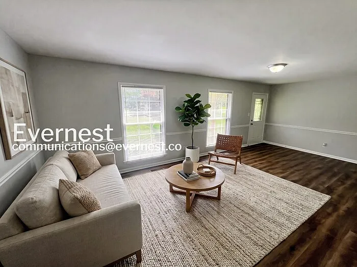 837 Britton Ave — Photo 2