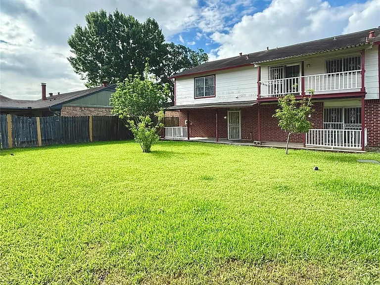 12210 Cliffgate Dr — Photo 25