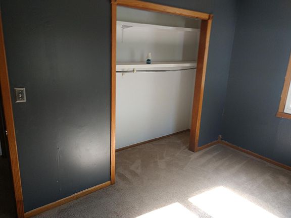 4th image of 301 E Avenue B