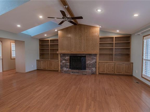 3rd image of 903 Red Fox Cir