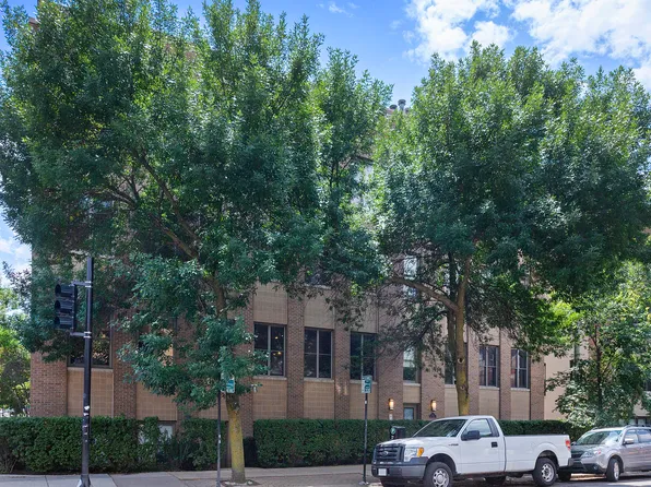 2001 W Wabansia Ave, Chicago, IL 60647