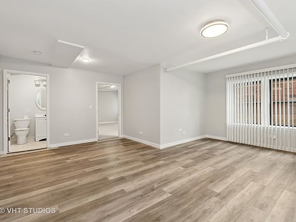 4th image of 1052 W Catalpa Ave #G