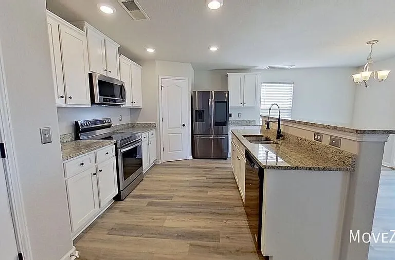 5003 Zulli Ln — Photo 2