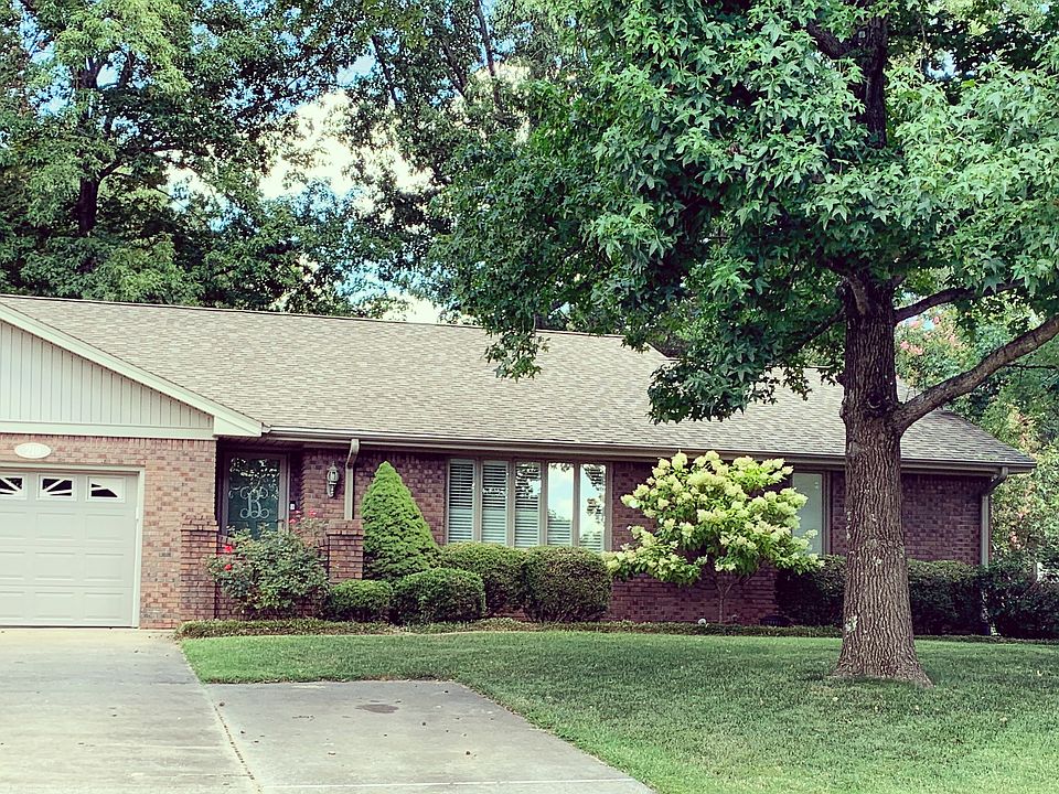 1st image of 210 Audubon Dr