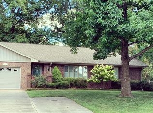 210 Audubon Dr, Paducah, KY 42001