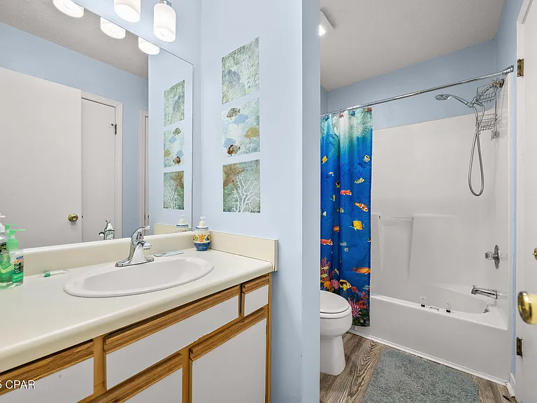 133 W Leslie Ln — Photo 15