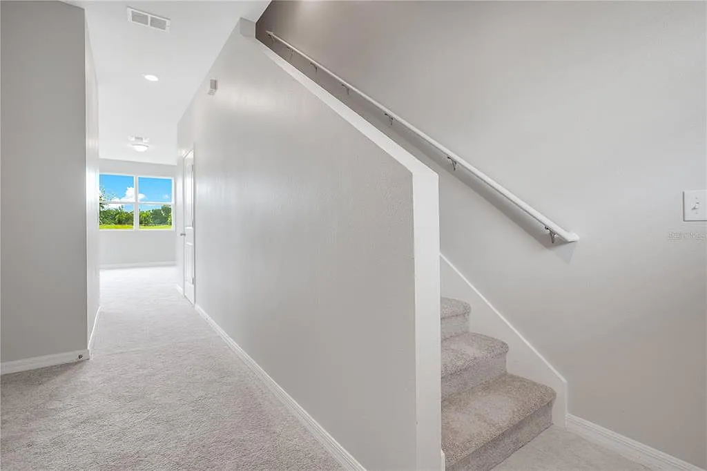 3 bed, 2.5 bath, 1480 sqft, $2,050 — Photo 3
