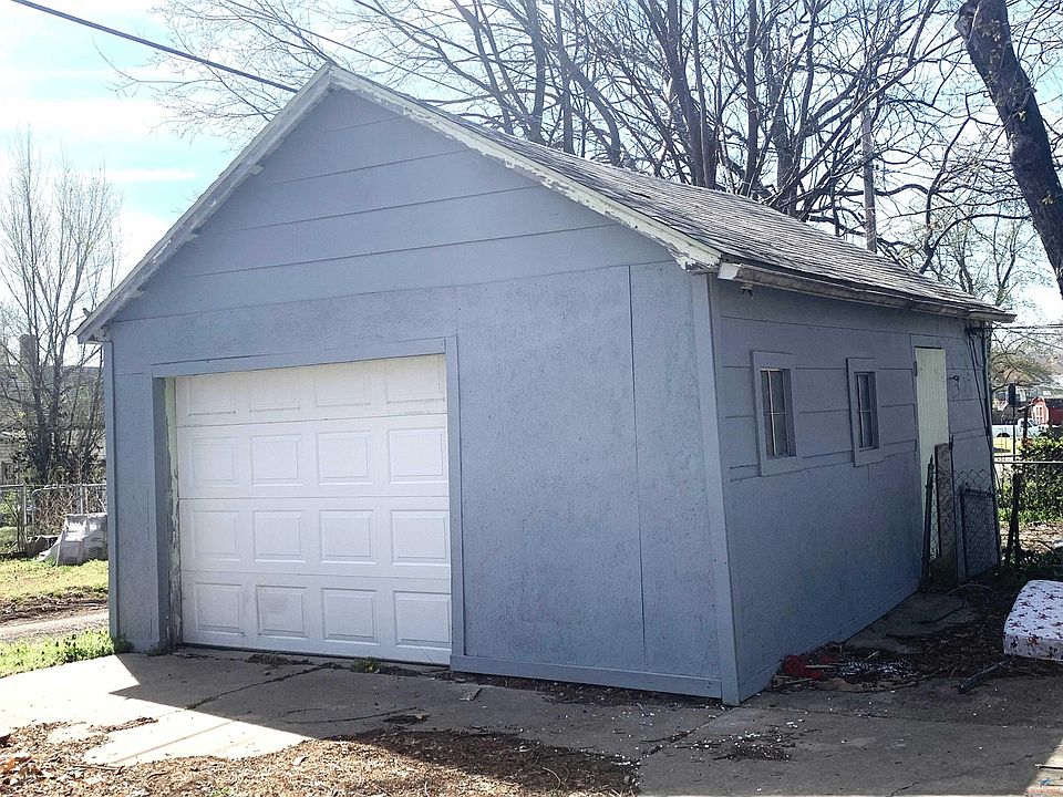 2nd image of 1420 E 7th St