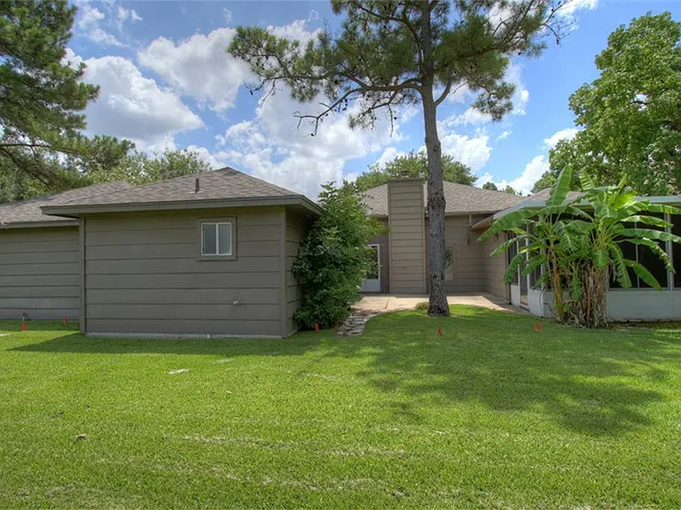 25731 Lake Lawn Dr — Photo 6