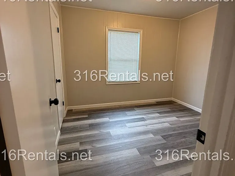 4324 S Dover St — Photo 7
