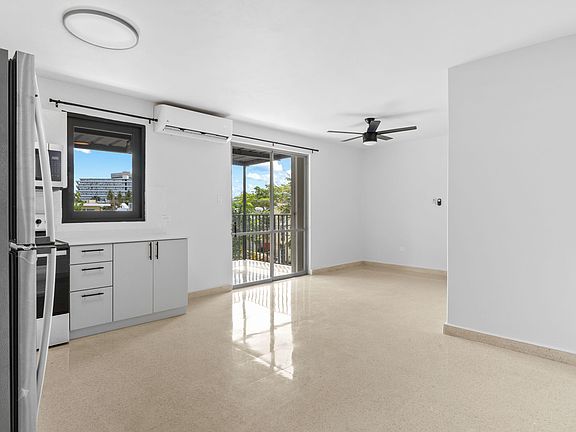 2nd image of 302 Calle Tous Soto Unidad #5