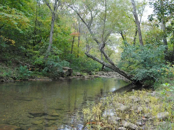 7457 S Mountain Rd, Marshall, AR 72650