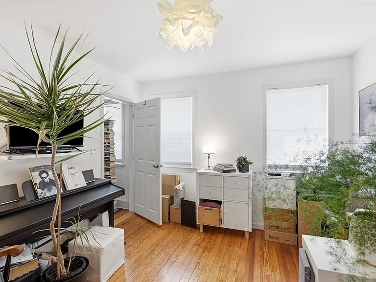 88 Vernal St #A — Photo 12