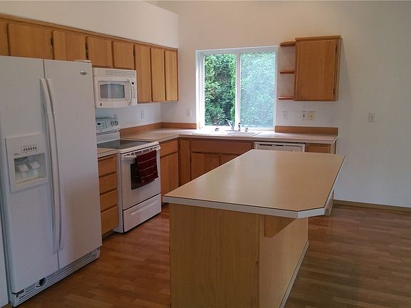 5th image of 1323 131st Street Ct E