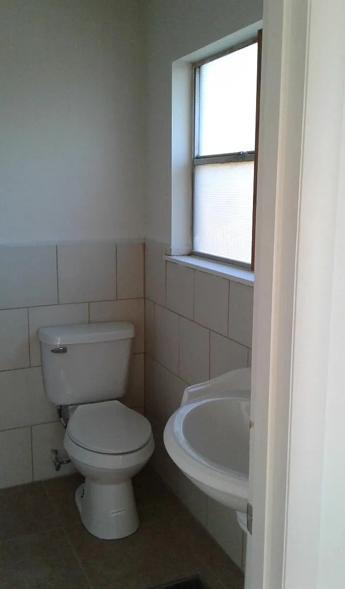 5 bed, 2044 sqft, $1,600 — Photo 4