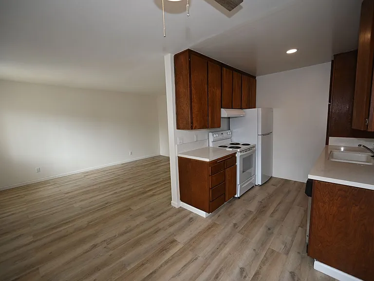 4944 Narragansett Ave — Photo 14