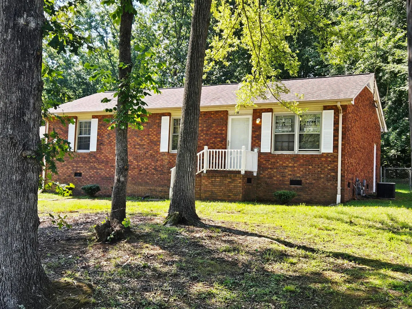 3 bed, 1.5 bath, 1068 sqft, $1,450 — Photo 2